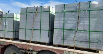 山东 芝麻白花岗岩地铺石装车日常