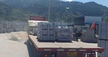 山东 芝麻白仿形路沿石，直形路沿石