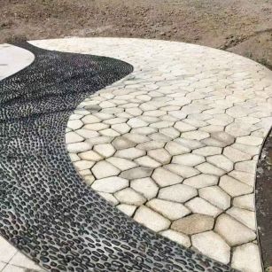 山东 黄金麻冰裂纹地铺石工地铺装案例