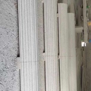 山东 花岗岩厂家带你看白麻花岗岩门楼大柱柱皮