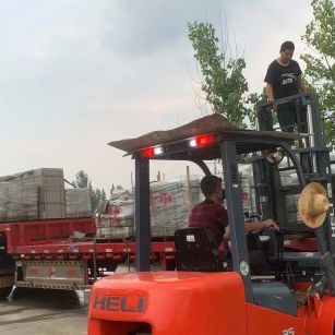 山东 黄金麻冰裂纹，地铺石装车