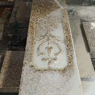 山东 黄金麻花岗岩异形加工雕刻栏杆大柱