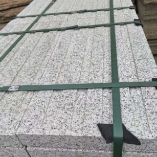 山东 白麻花岗岩直行盲道石，盲条，地铺石