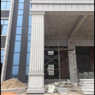 山东 芝麻白光面花岗岩门楼大柱（罗马柱）配雕花底座