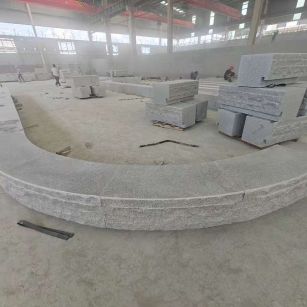 山东 芝麻白异形坐凳，自然面光面弧形加工