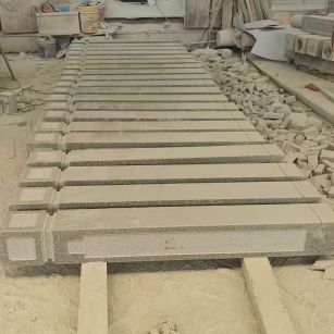 山东 芝麻白异形加工雕刻-栏杆大柱，方柱