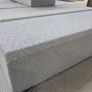 山东 芝麻灰荔枝面路沿石