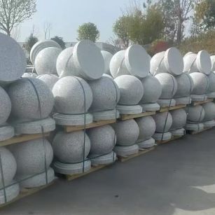 山东 白麻花岗岩石材圆球，石球，挡车球，隔离球，景观石球，风水球等