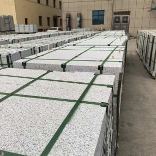 山东 白麻花岗岩5.0公分荔枝面地铺石