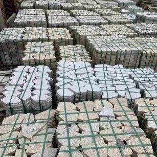 山东 黄金麻白麻花岗岩荔枝面地铺石(冰裂纹)