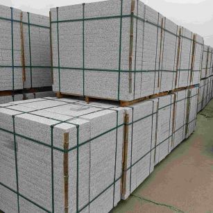 山东 白麻花岗岩石材荔枝面地铺石（300*600*50）