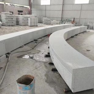 山东芝麻白花岗岩石板材 园林光面弧形坐凳