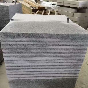 山东 芝麻白5公分火烧地铺成品，900*400，规格可定制