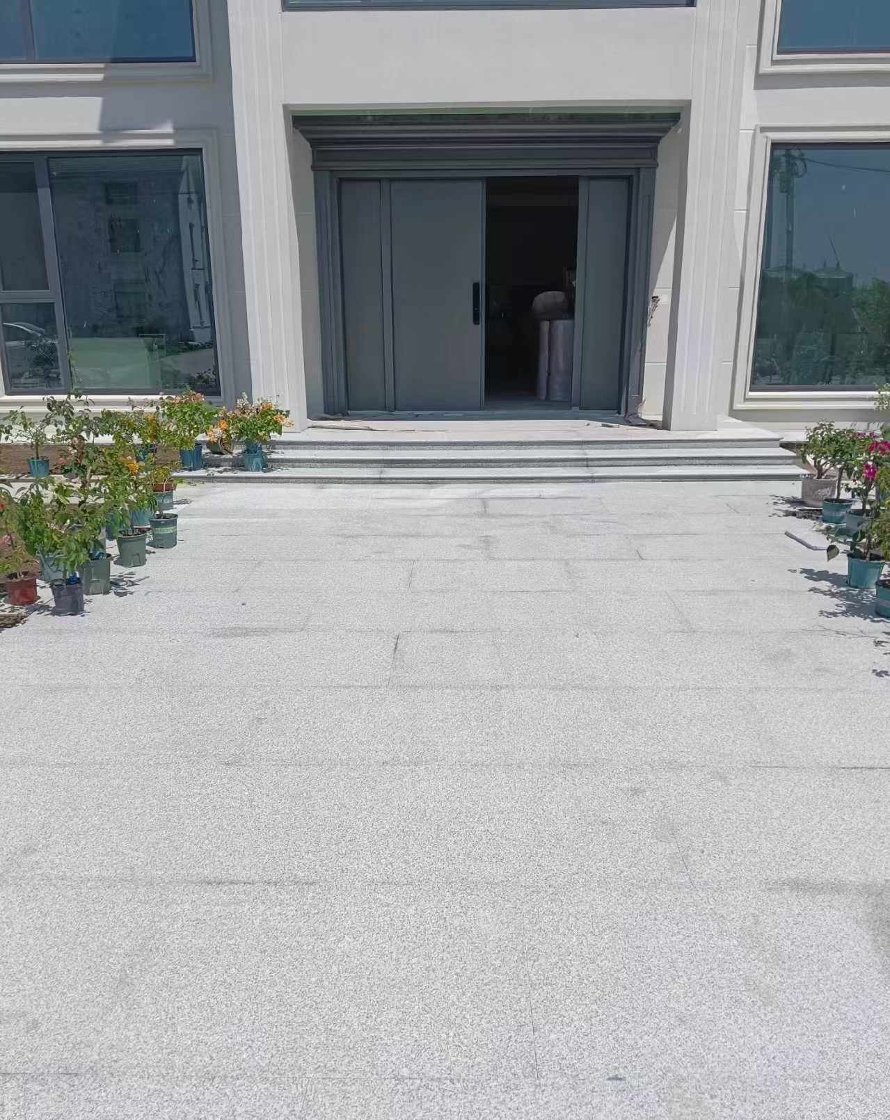 山东 芝麻白花岗岩地铺石地面铺装