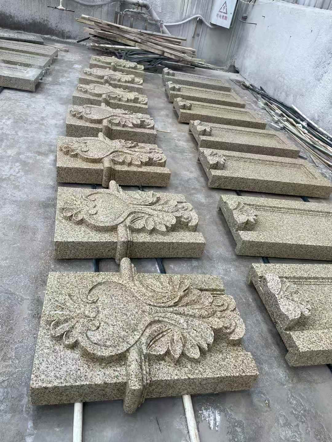 山东 黄金麻花岗岩别墅外墙雕刻板