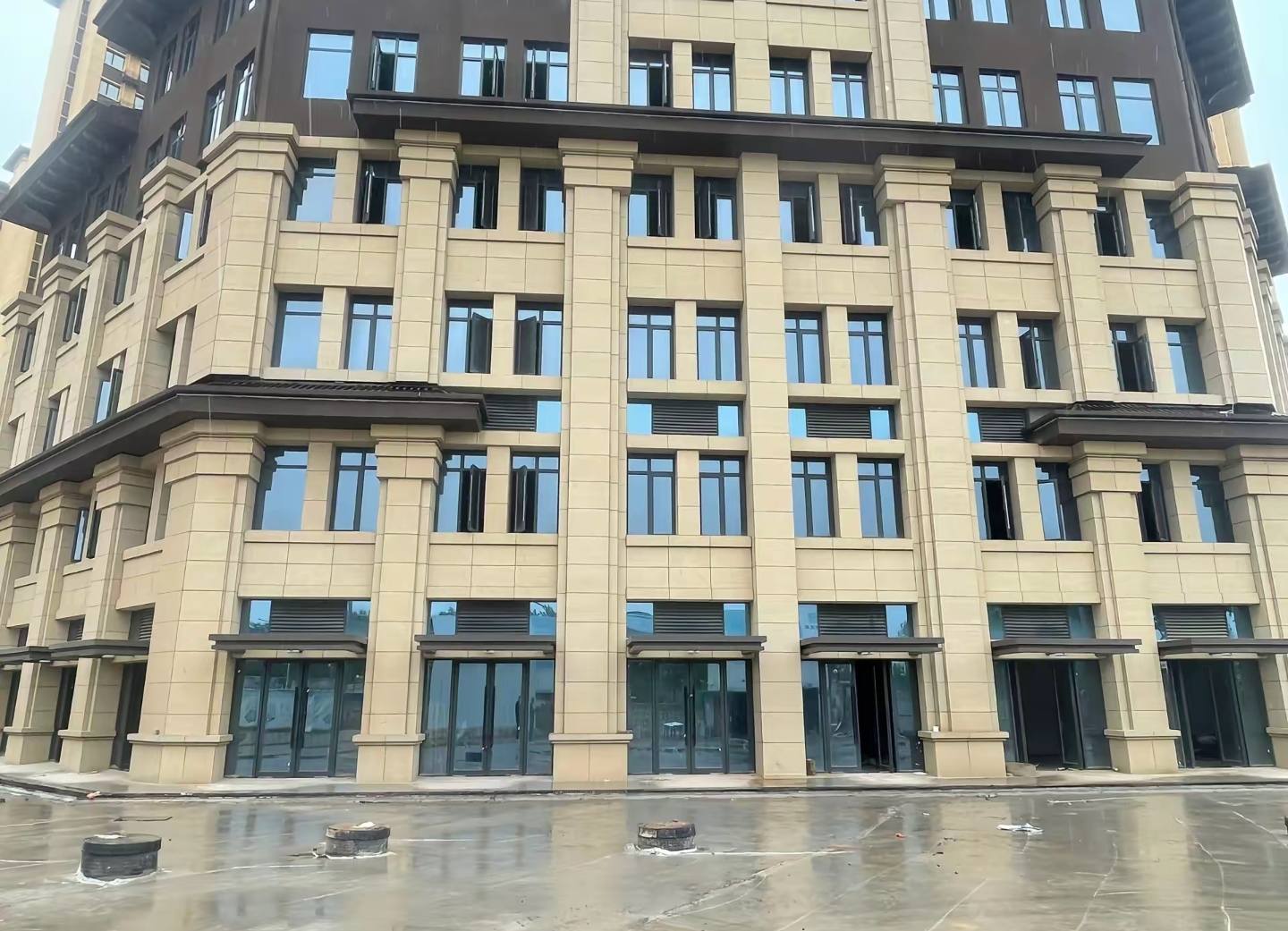 山东 黄金麻花岗岩荔枝面小区外墙干挂