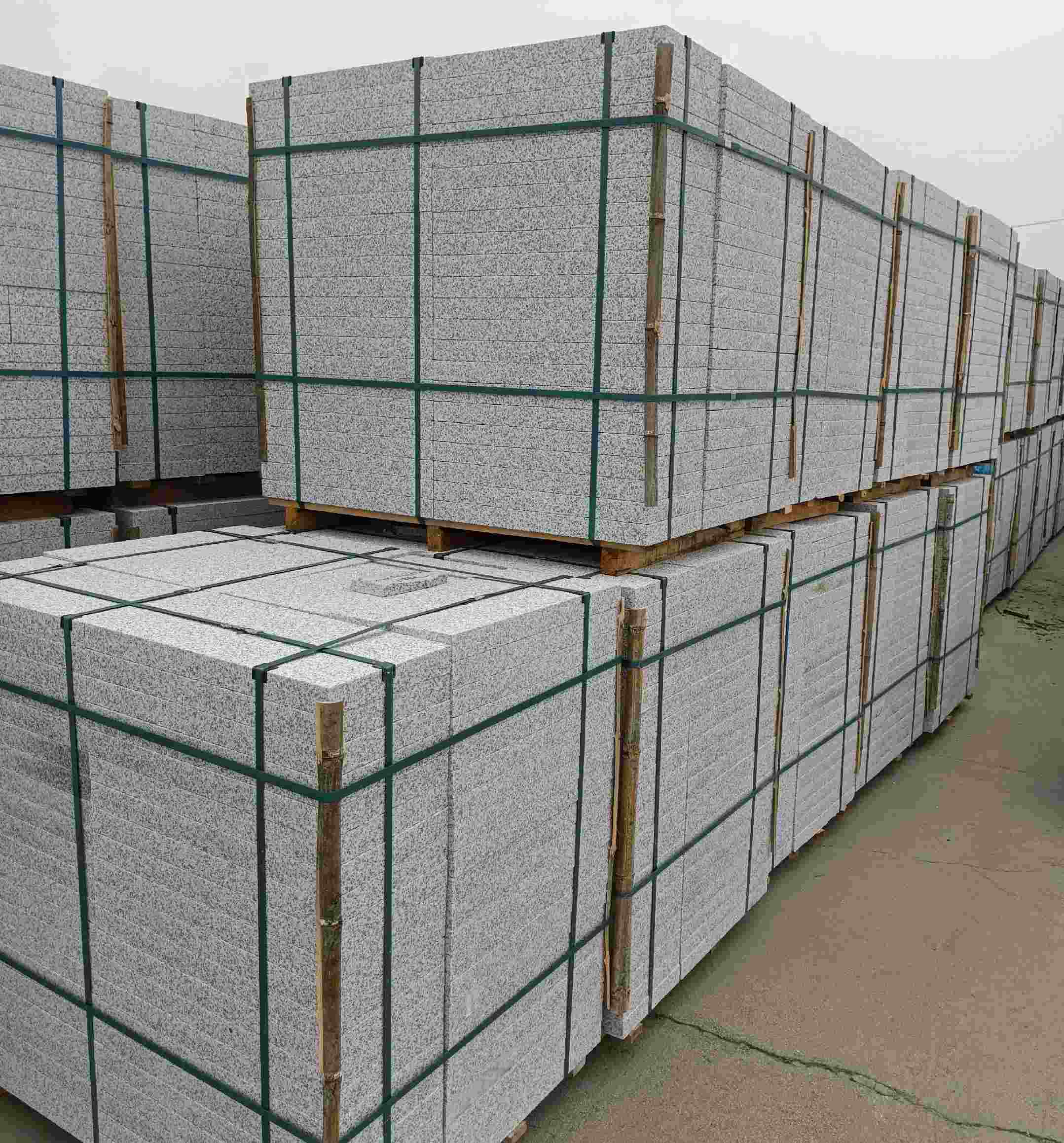 山东 白麻花岗岩石材荔枝面地铺石（300*600*50）