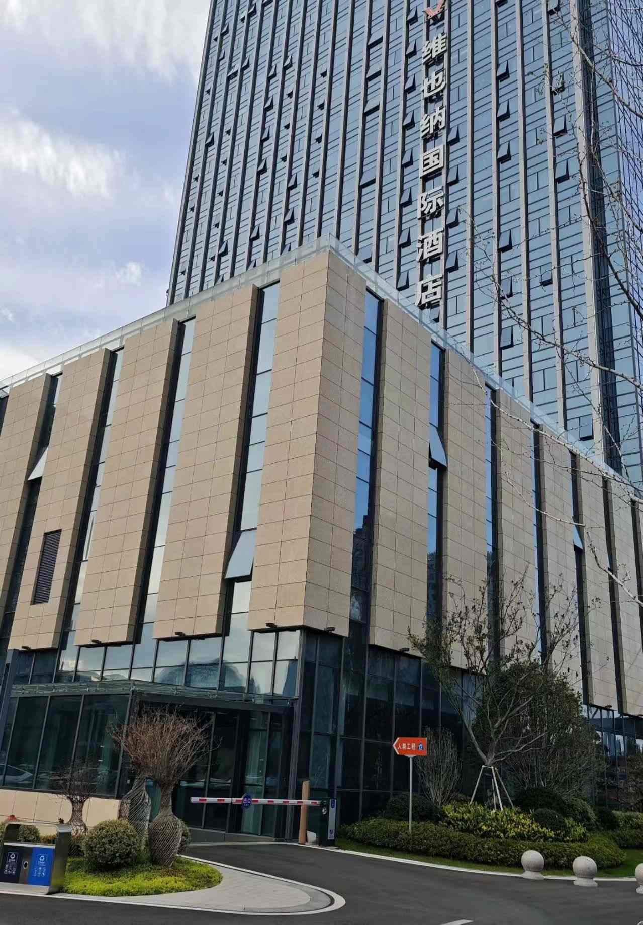 山东 黄金麻花岗岩外墙干挂