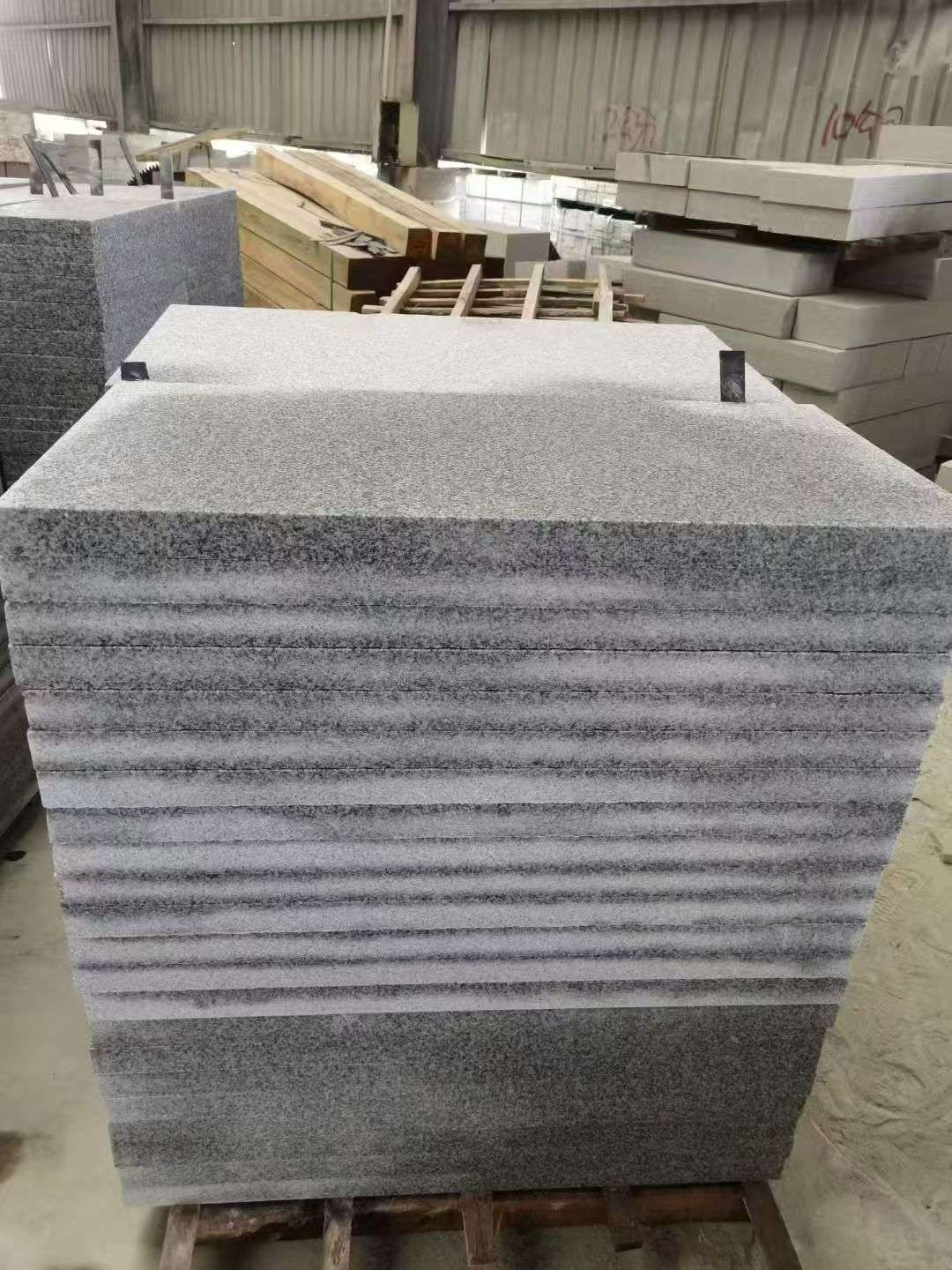 山东 芝麻白5公分火烧地铺成品，900*400，规格可定制