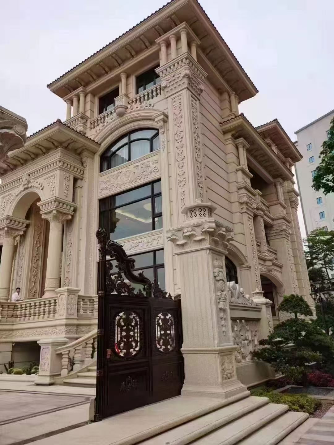 山东 黄金麻花岗岩别墅外墙干挂效果展示