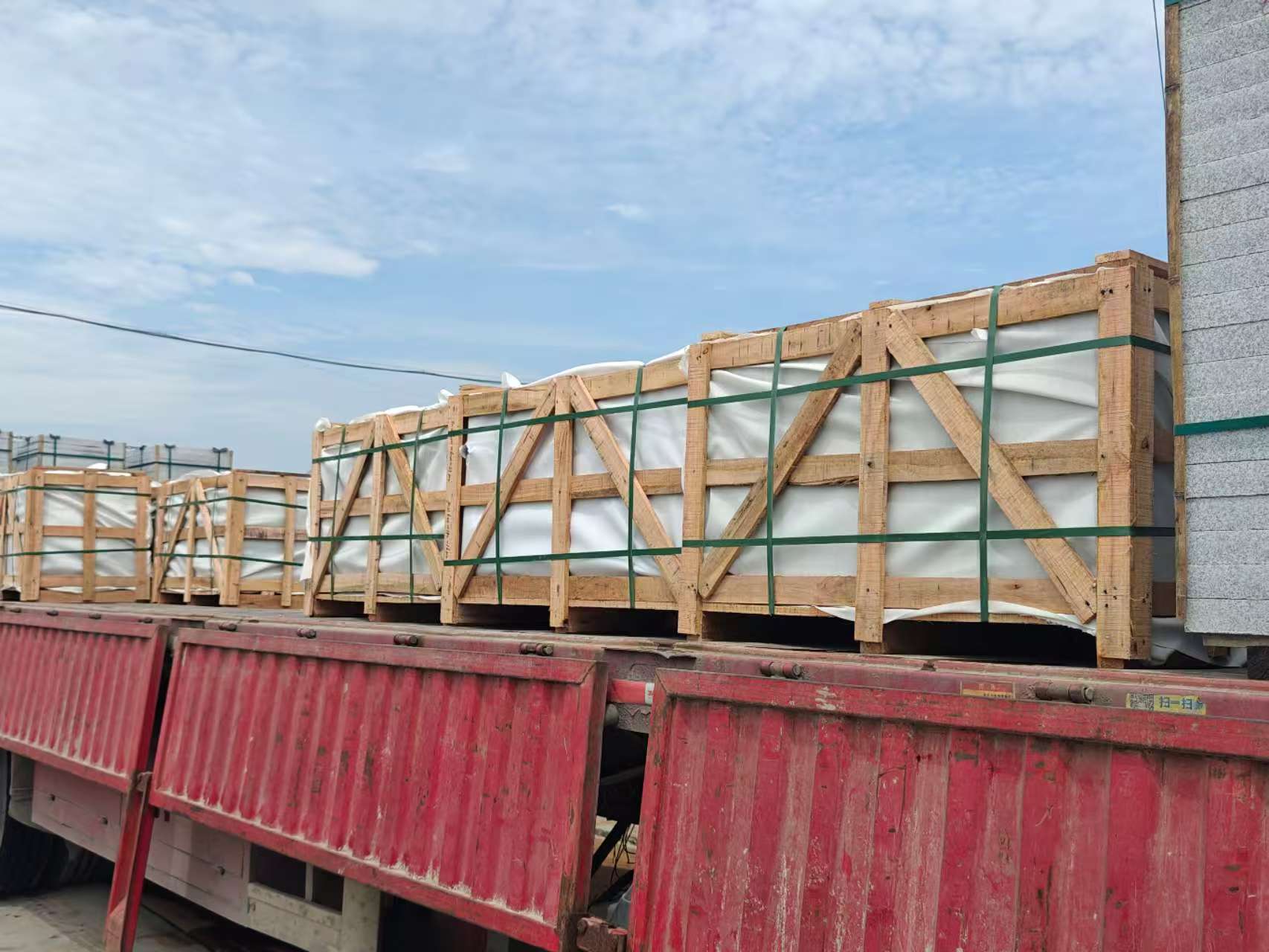 山东 芝麻白花岗岩地铺石出口专车-泰国游