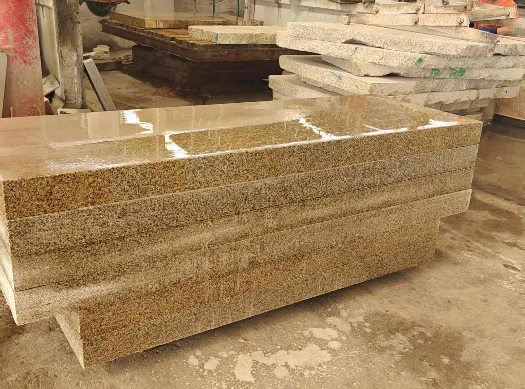 山东 黄金麻栏杆料半成品加工中