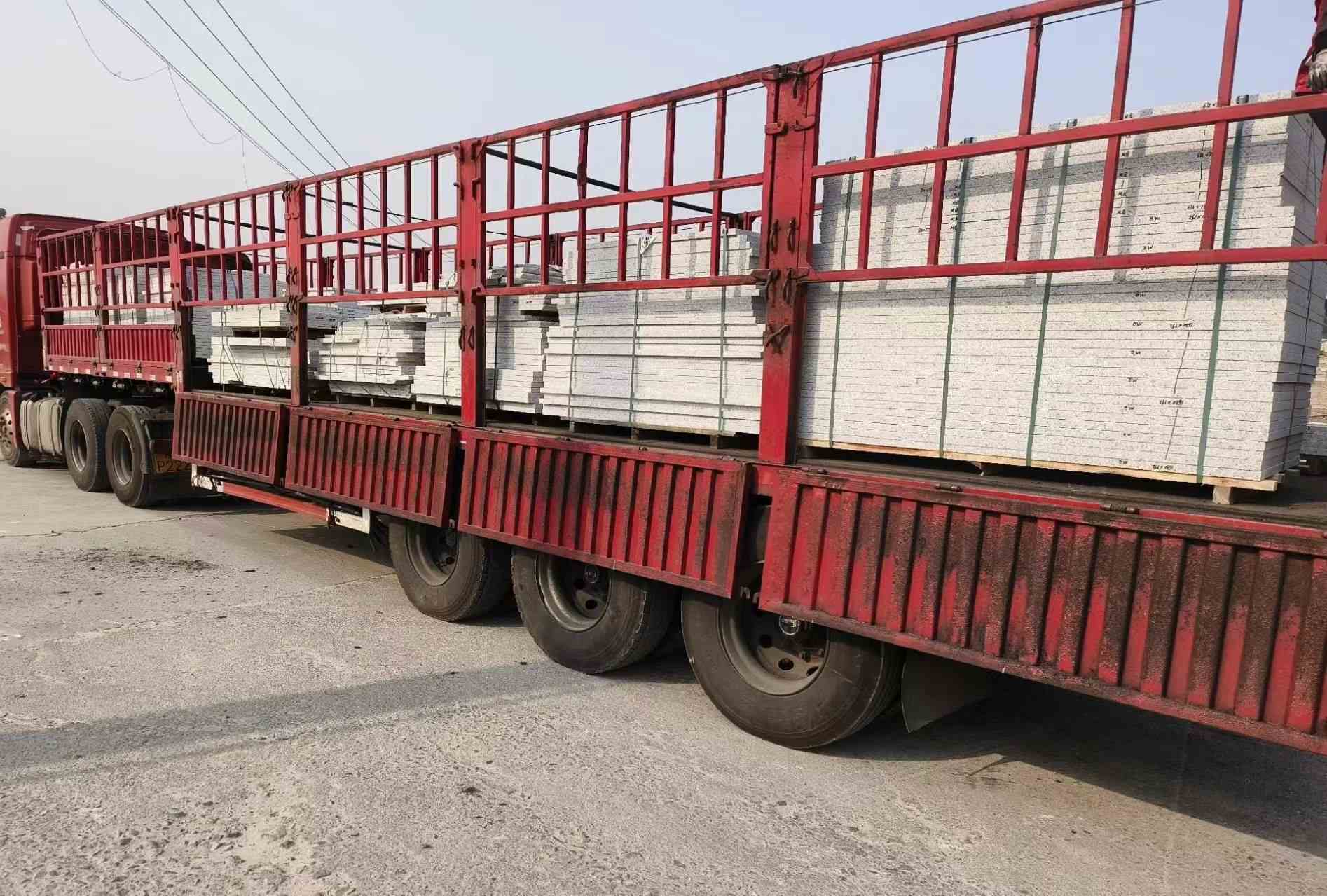 山东 白麻荔枝面外墙干挂，工厂装车日常