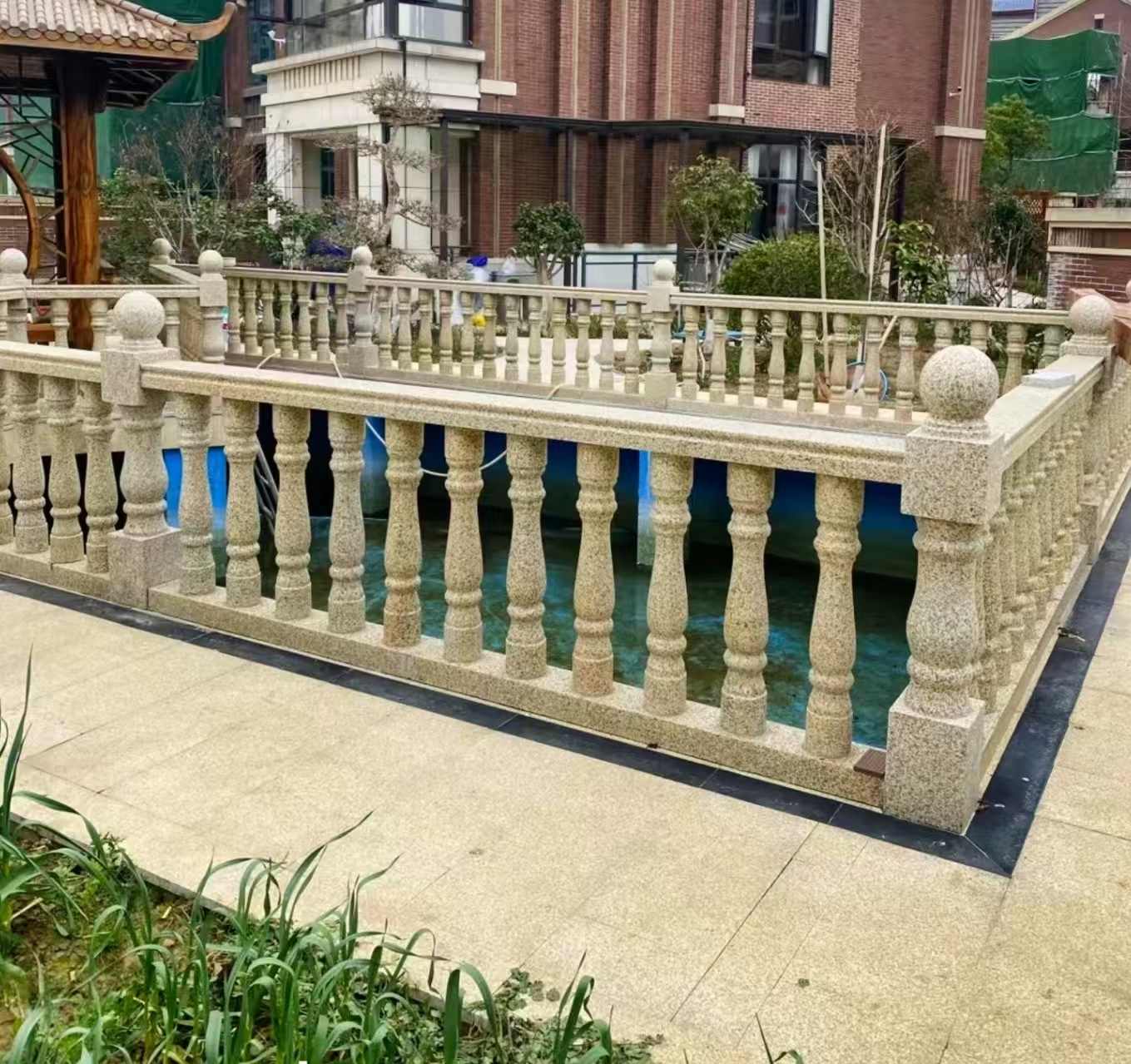 山东黄金麻花岗岩石材栏杆，扶手，将军柱，花瓶柱