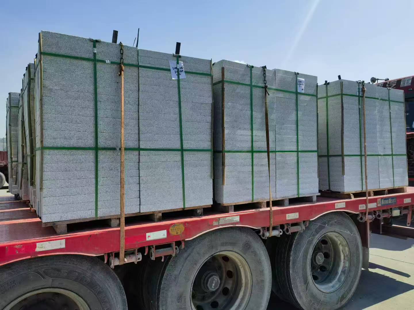 山东芝麻白花岗岩出货日常地铺石