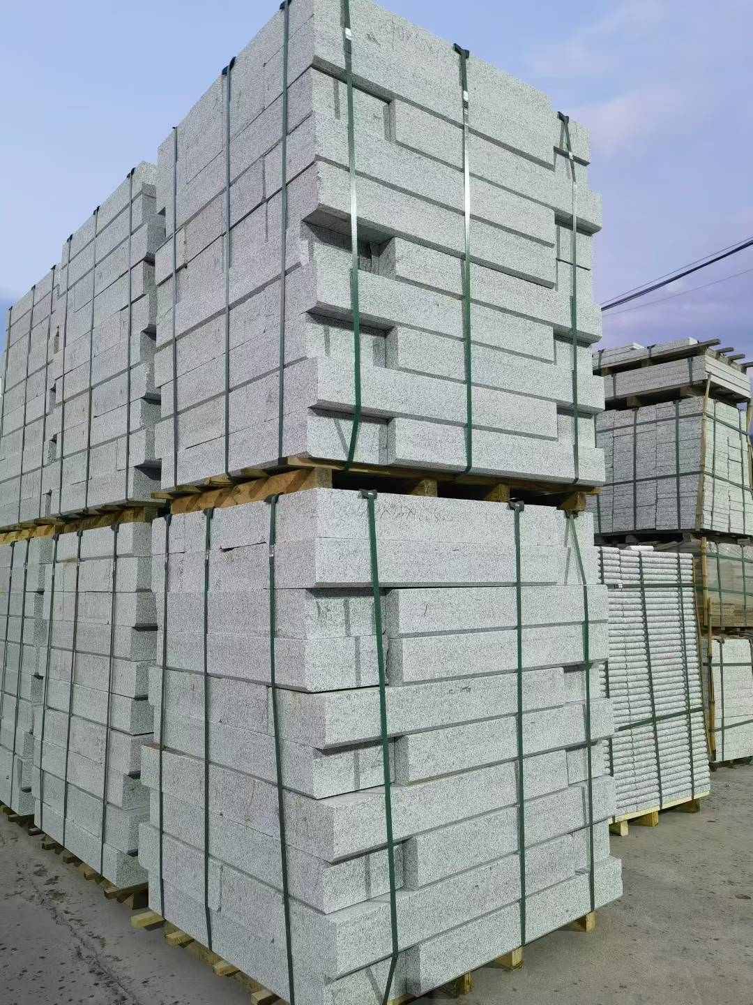 山东 芝麻白花岗岩路沿石，路缘石，路肩石，道牙，立缘石，马路牙子，街沿石，侧石等