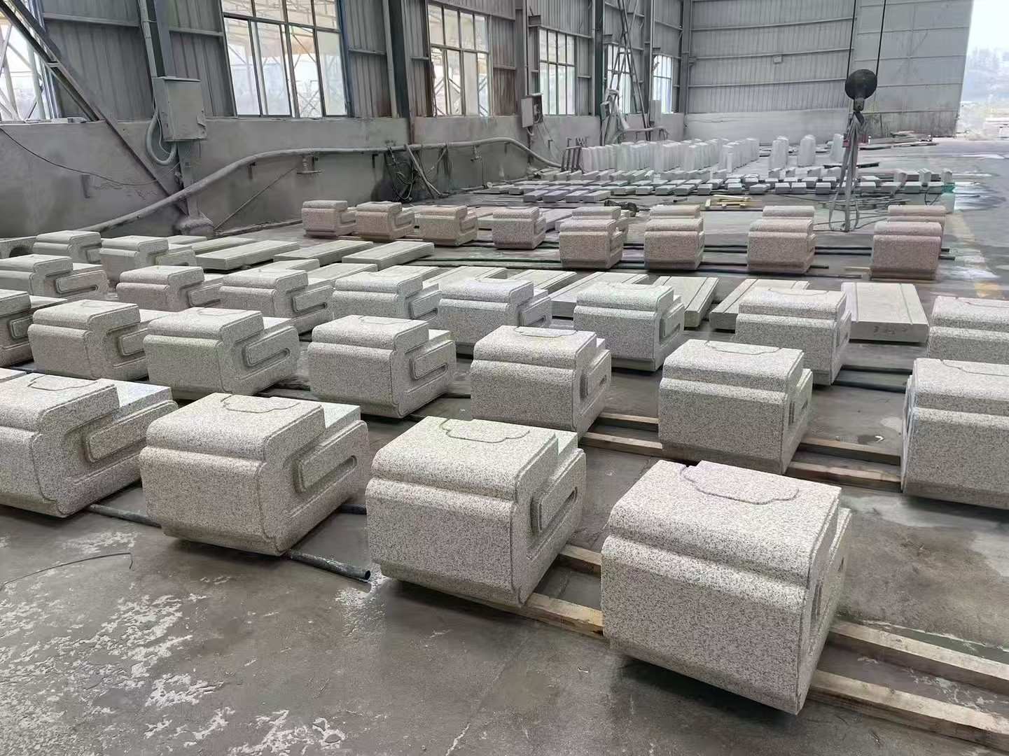 山东 白麻花岗岩异形加工-石凳，坐凳