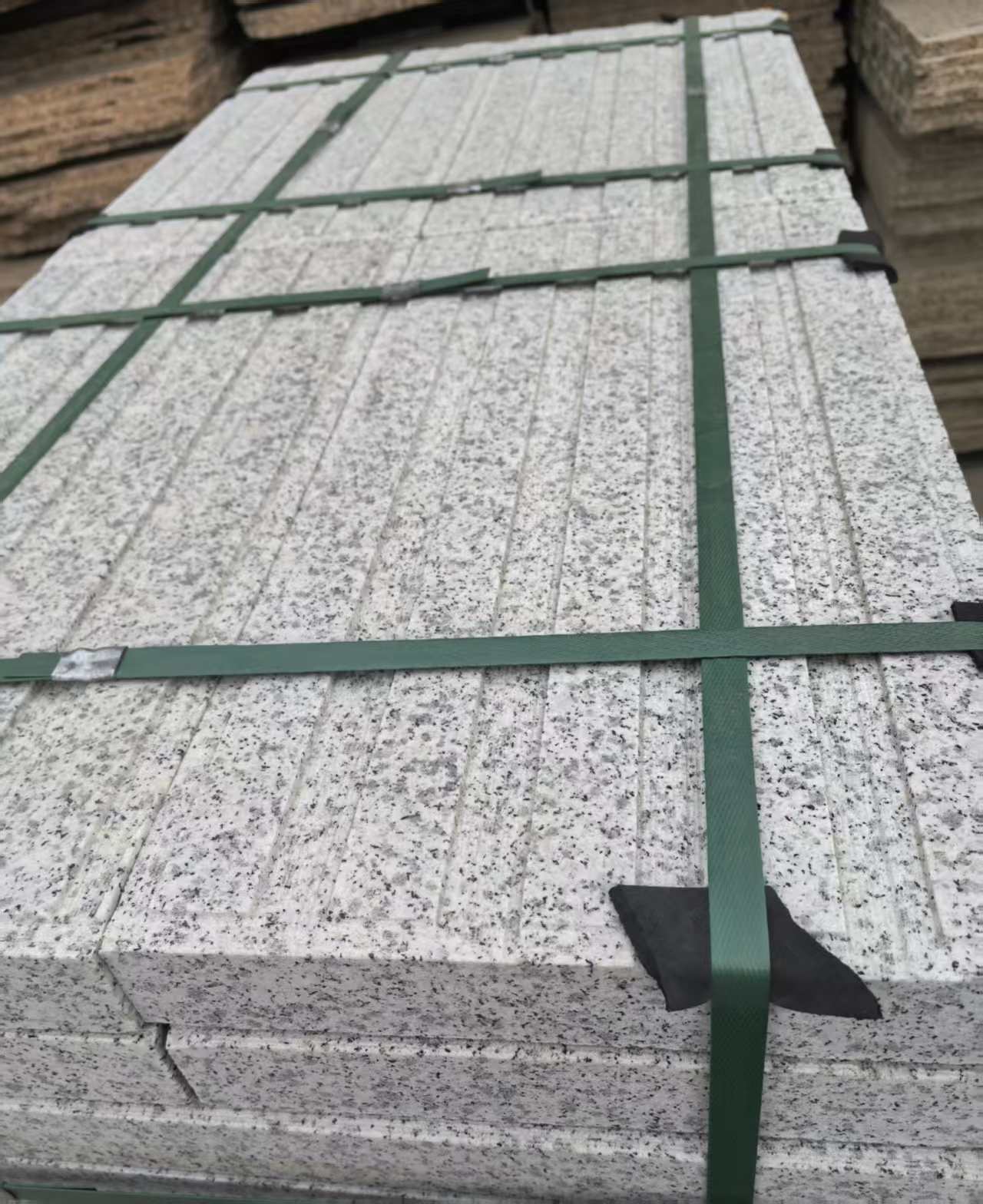 山东 白麻花岗岩直行盲道石，盲条，地铺石