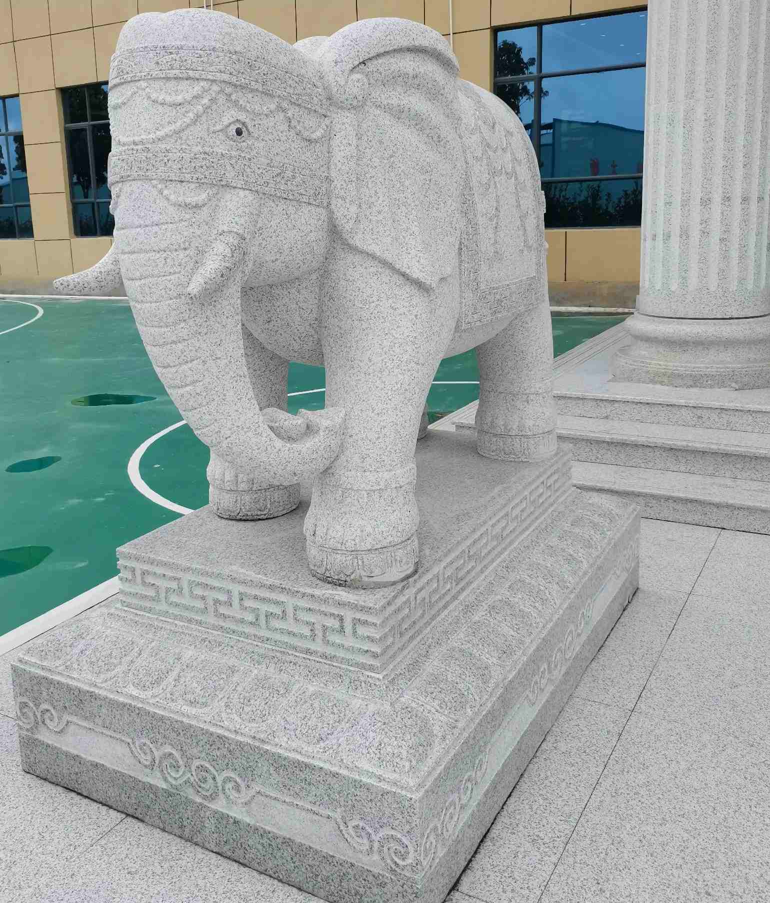 山东 白麻花岗岩动物异形石雕-大象