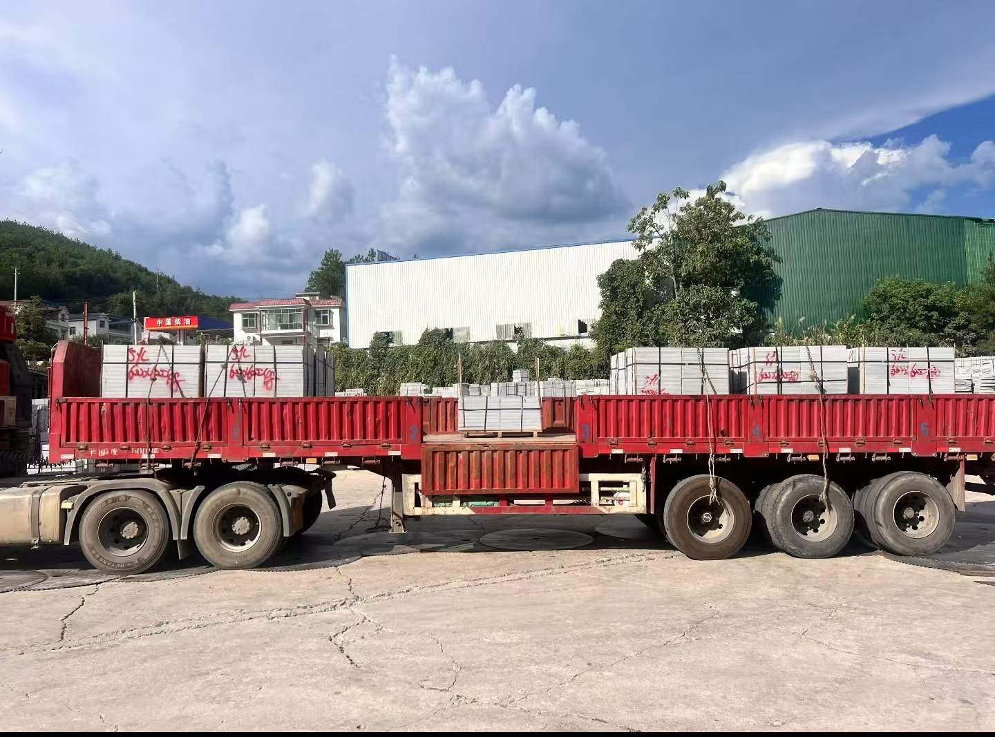 山东 芝麻灰花岗岩地铺石出货日常