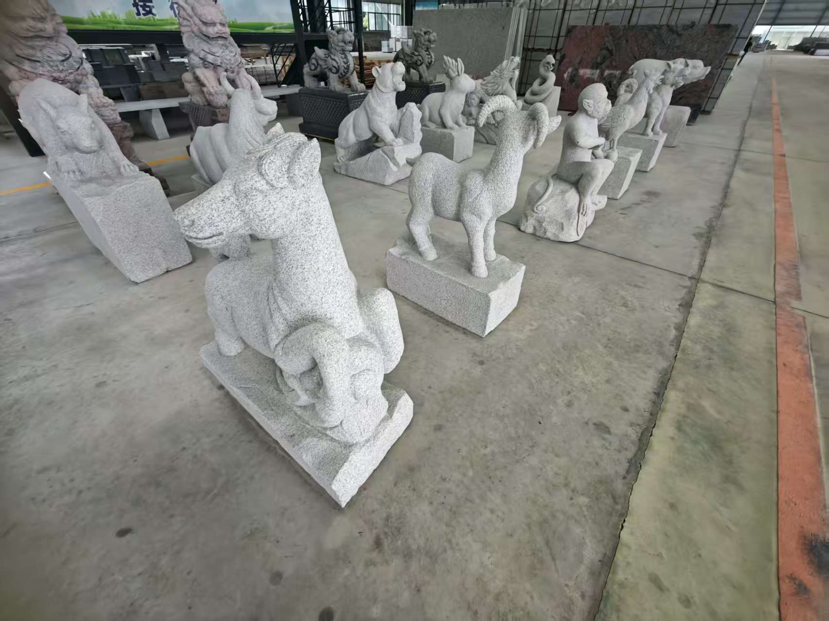 山东 芝麻白花岗岩造型立体雕刻——十二生肖