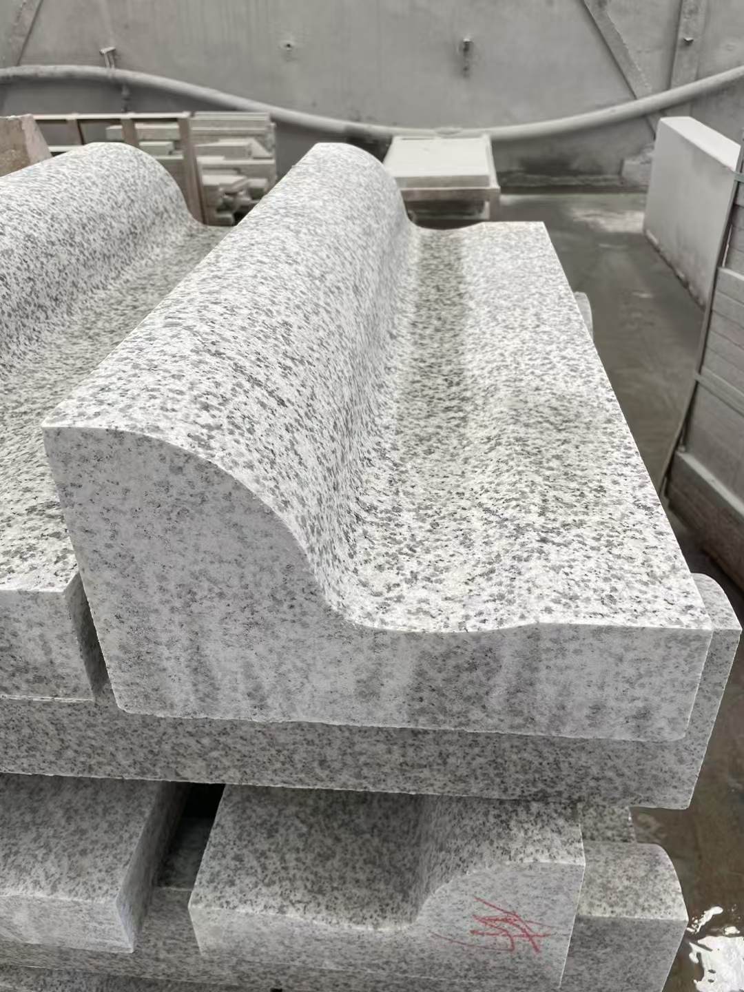 山东 白麻花岗岩S型路沿石，路侧石，马路牙子等